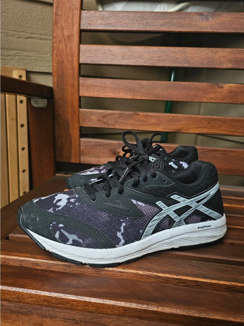 ASICS Amplica running shoes Woman’s size 6
